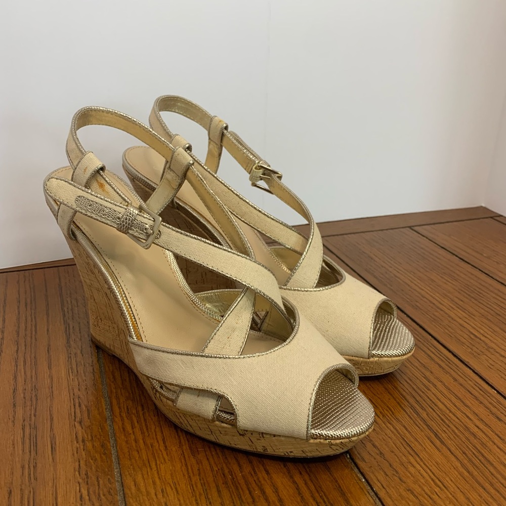 Cream Size 9 Saks Fifth Avenue Wedge Heels